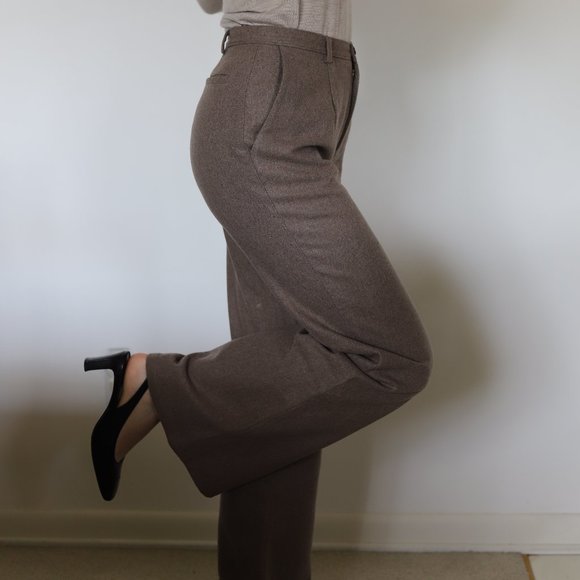 Light brown work slacks with pockets - Picture 1 of 5